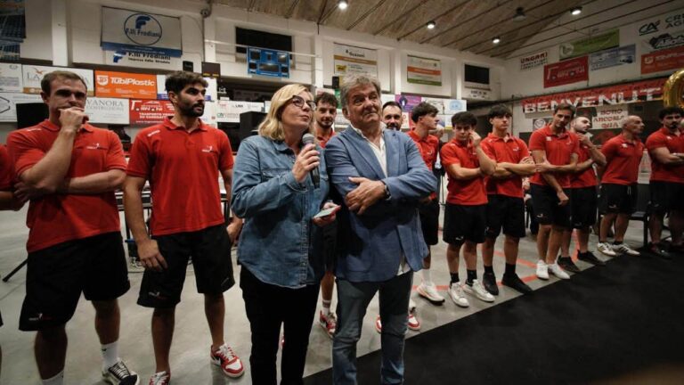 “OGNI VOLTA ….. E’ EMOZIONE” LACRIME E SORRISI NELLA SERATA DI FESTA DELL’ HOCKEY SARZANA